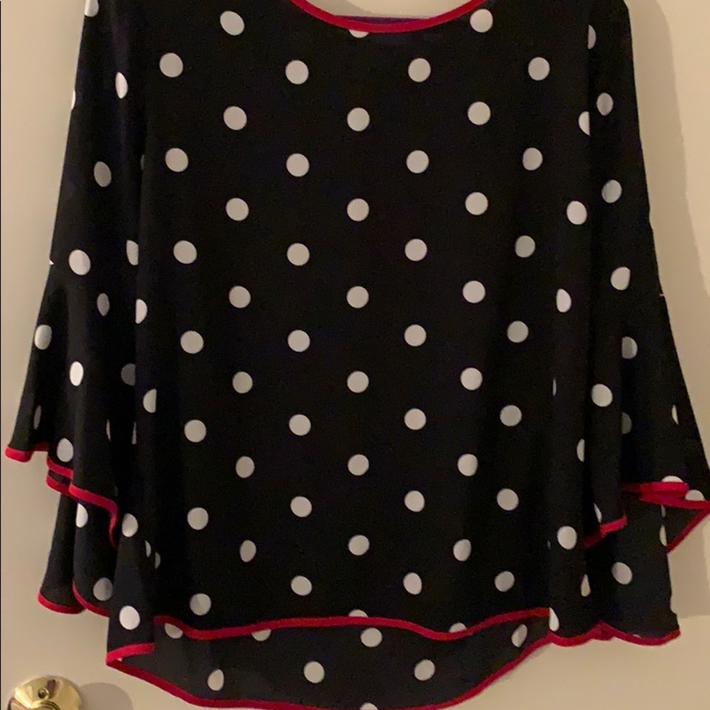 Adorable polka dot top